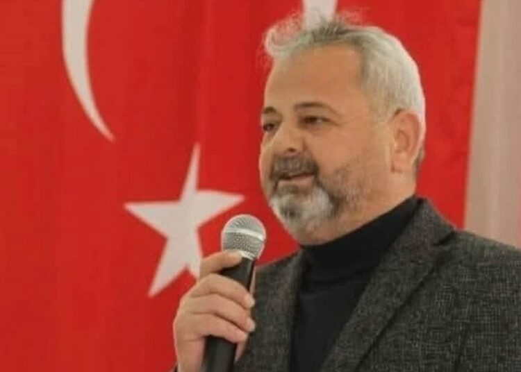 AK Partili başkan partisinden istifa etti