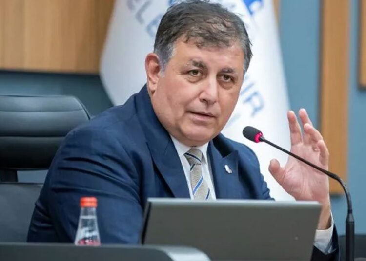 CHP'li İzmir Büyükşehir Belediye Başkanı Tugay partisinden istifa etti 1 CHP’li İzmir Büyükşehir Belediye Başkanı Tugay partisinden istifa etti