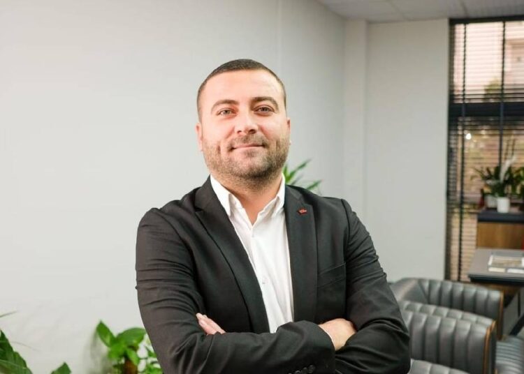 Seferihisar Belediye Başkan Yardımcısı Gökhan Pehlivan tutuklandı 1 Seferihisar Belediye Başkan Yardımcısı Gökhan Pehlivan tutuklandı