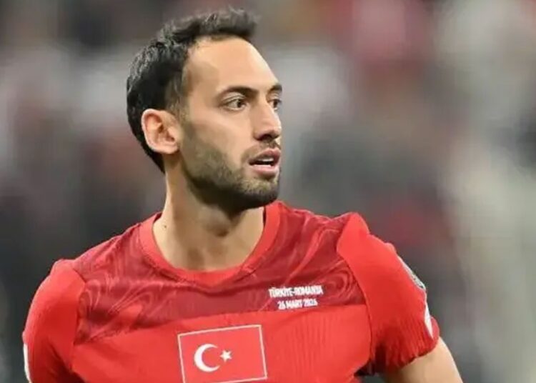 ‘Sorumluluk benim’ diyerek özür dileyen Çalhanoğlu: Hakkınızı helal edin 1 ‘Sorumluluk benim’ diyerek özür dileyen Çalhanoğlu: Hakkınızı helal edin