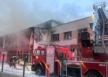 Konya Karatay’da yangına müdahale eden itfaiye personeli şehit oldu