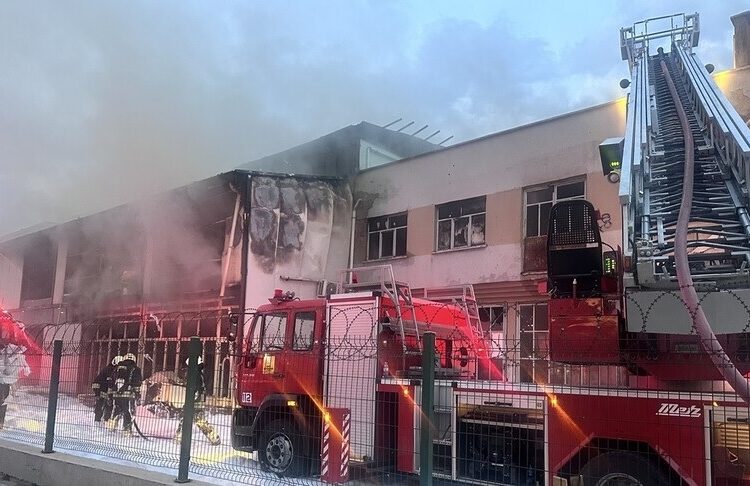 Konya Karatay'da yangına müdahale eden itfaiye personeli şehit oldu 1 Konya Karatay’da yangına müdahale eden itfaiye personeli şehit oldu