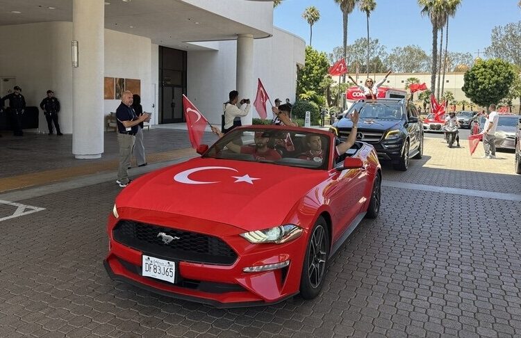 A Milli Futbol Takımı, Dünya Kupası’ndaki son maçı için Los Angeles’a geldi 1 A Milli Futbol Takımı, Dünya Kupası’ndaki son maçı için Los Angeles’a geldi