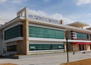 Van Yüzüncü Yıl Üniversitesi'ndeki ağır iddialar Meclis'e taşındı 3 Van Yüzüncü Yıl Üniversitesi’ndeki ağır iddialar Meclis’e taşındı