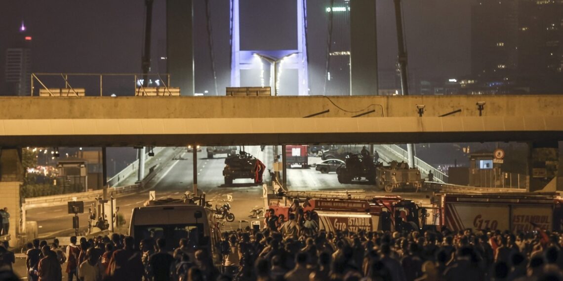 Kemal Albayrak yazdı I 15 Temmuz kime yaradı?