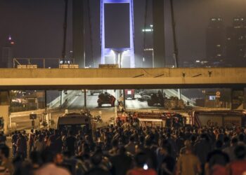 Kemal Albayrak yazdı I 15 Temmuz kime yaradı?