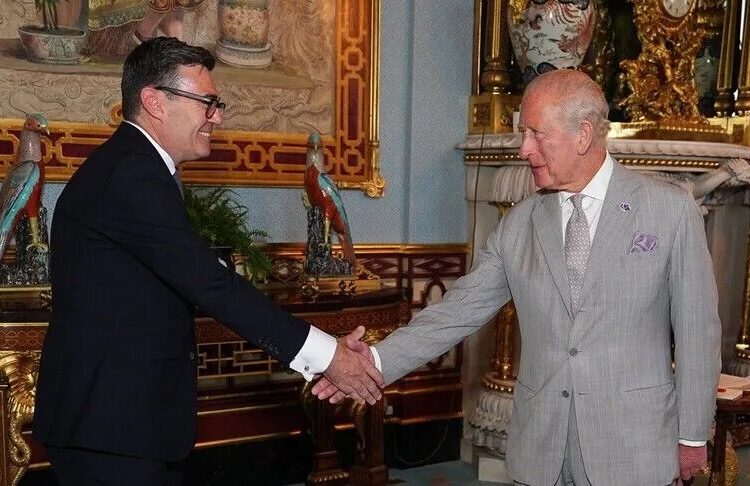 İngiltere İşçi Partisi liderliğine seçilen Andy Burnham, ülkenin yeni başbakanı oldu 1 İngiltere İşçi Partisi liderliğine seçilen Andy Burnham, ülkenin yeni başbakanı oldu
