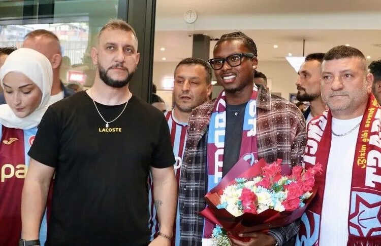Yeni transferlerden Sidny Lopes Cabral, Trabzon'a geldi 1 Yeni transferlerden Sidny Lopes Cabral, Trabzon’a geldi