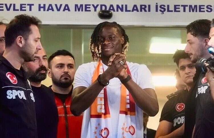 Ugochukwu, Galatasaray için İstanbul'a geldi 1 Ugochukwu, Galatasaray için İstanbul’a geldi