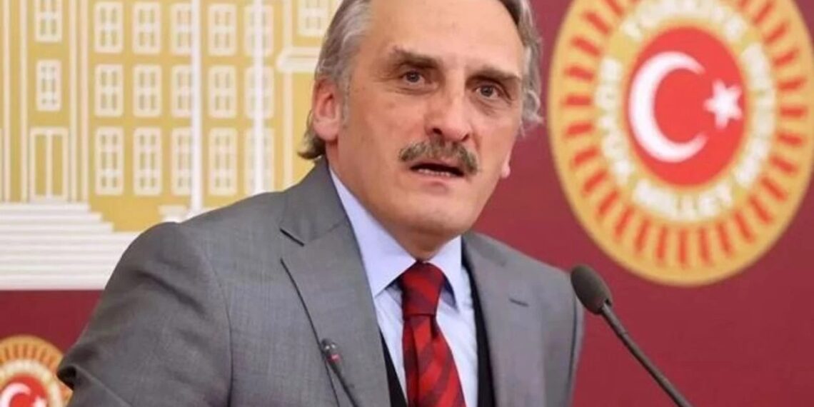 Anasayfa 65 Ahmet Hamdi Çamlı’dan Trump’la ilgili ilginç tepki: Mahcubiyet duyuyor ve utanıyorum