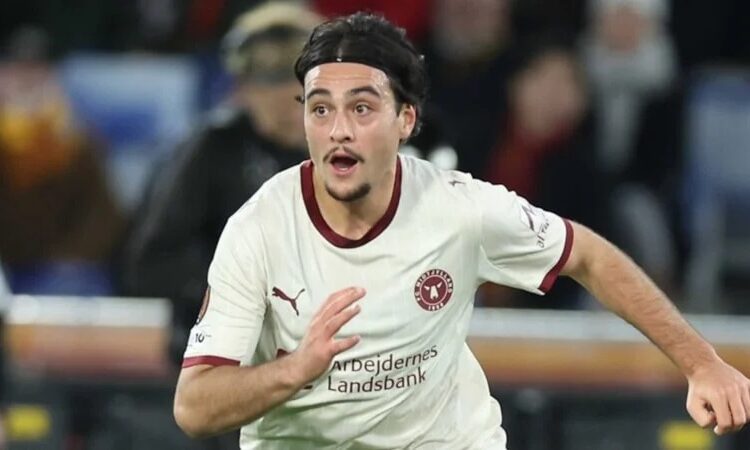 Trabzonspor, milli oyuncu Aral Şimşir ile anlaştı 1 Trabzonspor, milli oyuncu Aral Şimşir ile anlaştı