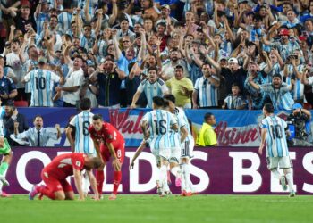 Arjantin, uzatmalarda bulduğu 2 golle İsviçre'yi 3-1 yendi 3 Arjantin, uzatmalarda bulduğu 2 golle İsviçre’yi 3-1 yendi