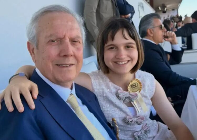 Kuaför Aziz Yıldırım’ın evinden çıkarken hayatını kaybetti 1 Kuaför Aziz Yıldırım’ın evinden çıkarken hayatını kaybetti