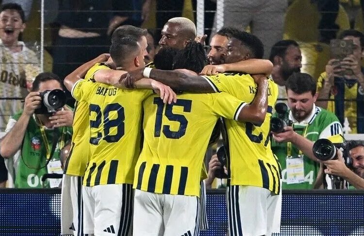 Fenerbahçe avantajı tek golle elde etti 1 Fenerbahçe avantajı tek golle elde etti