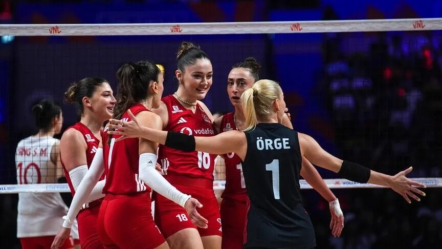 A Milli Kadın Voleybol Takımı, VNL'de 3. kez finalde 1 A Milli Kadın Voleybol Takımı, VNL’de 3. kez finalde