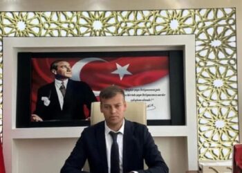 AK Partili belediye başkanı evli kadınla yasak aşk iddiası sonrası istifa etti 5 AK Partili belediye başkanı evli kadınla yasak aşk iddiası sonrası istifa etti