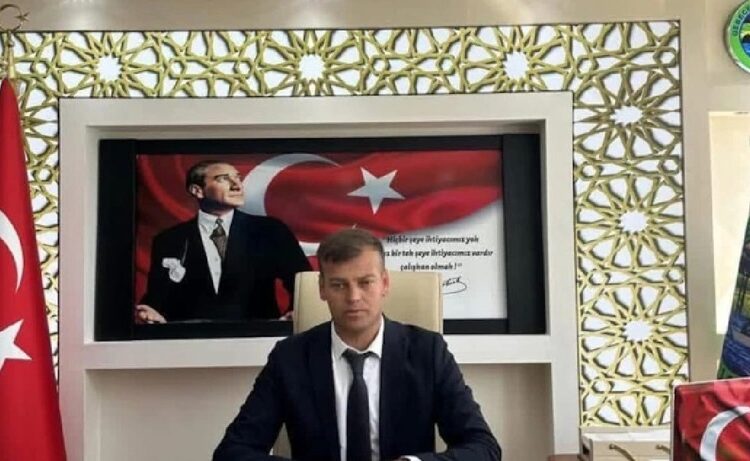 AK Partili belediye başkanı evli kadınla yasak aşk iddiası sonrası istifa etti