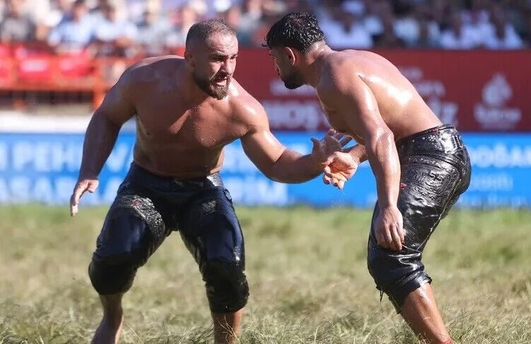 Kırkpınar'da çeyrek finale yükselen başpehlivanlar belli oldu 1 Kırkpınar’da çeyrek finale yükselen başpehlivanlar belli oldu