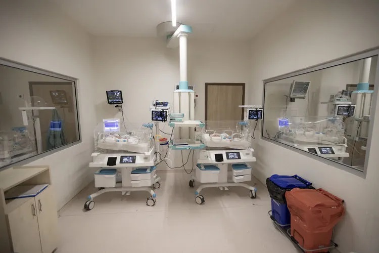 Hastaneden bebek kaçırmaya çalışıken yakalandı 1 Hastaneden bebek kaçırmaya çalışıken yakalandı