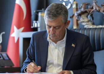 Özgür Özel Yeni Parti'nin kurulduğunu duyurdu 3 Özgür Özel Yeni Parti’nin kurulduğunu duyurdu