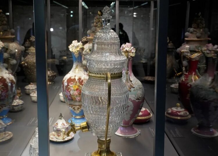 Topkapı Sarayı’nın Şerbethane bölümü 452 eserlik yeni seçkisiyle ziyarete açıldı