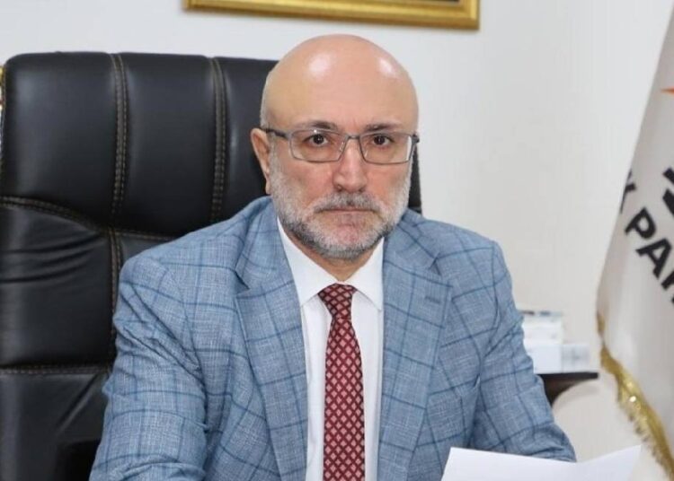 Yasak aşk skandalı sonrası AK Parti İl Başkanı görevini bıraktı 1 Yasak aşk skandalı sonrası AK Parti İl Başkanı görevini bıraktı