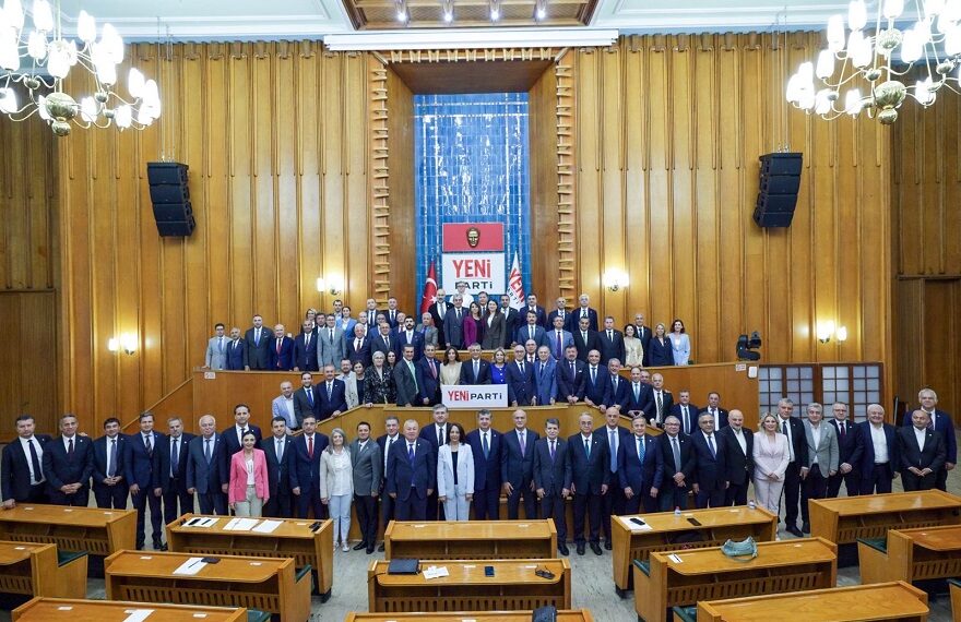 Anasayfa 65 YENİ Parti’nin yol haritası belli oldu: İlk kurultay Ekim’de