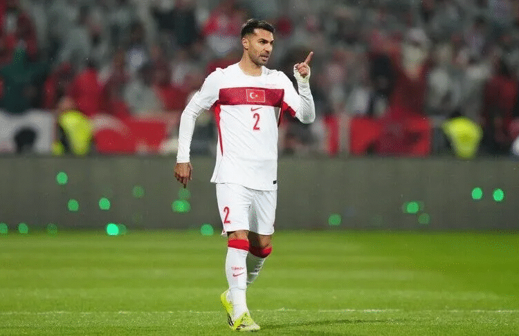 Milli futbolcu Zeki Çelik, Juventus’a transfer oldu