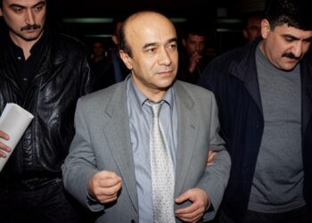 Mert Eren yazdı I Oral Çelik beyin kanaması geçirdi: Durumu kritik 2 Mert Eren yazdı I Oral Çelik beyin kanaması geçirdi: Durumu kritik
