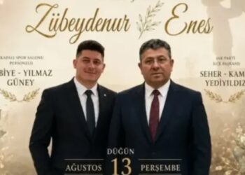 Baba-oğullu düğün davetiyesi sosyal medyada gündem oldu