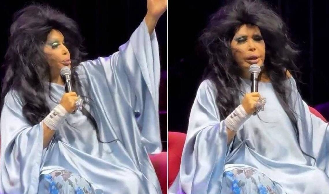Bülent Ersoy dört doktorun desteğiyle sahneye çıkabildi 1 Bülent Ersoy dört doktorun desteğiyle sahneye çıkabildi