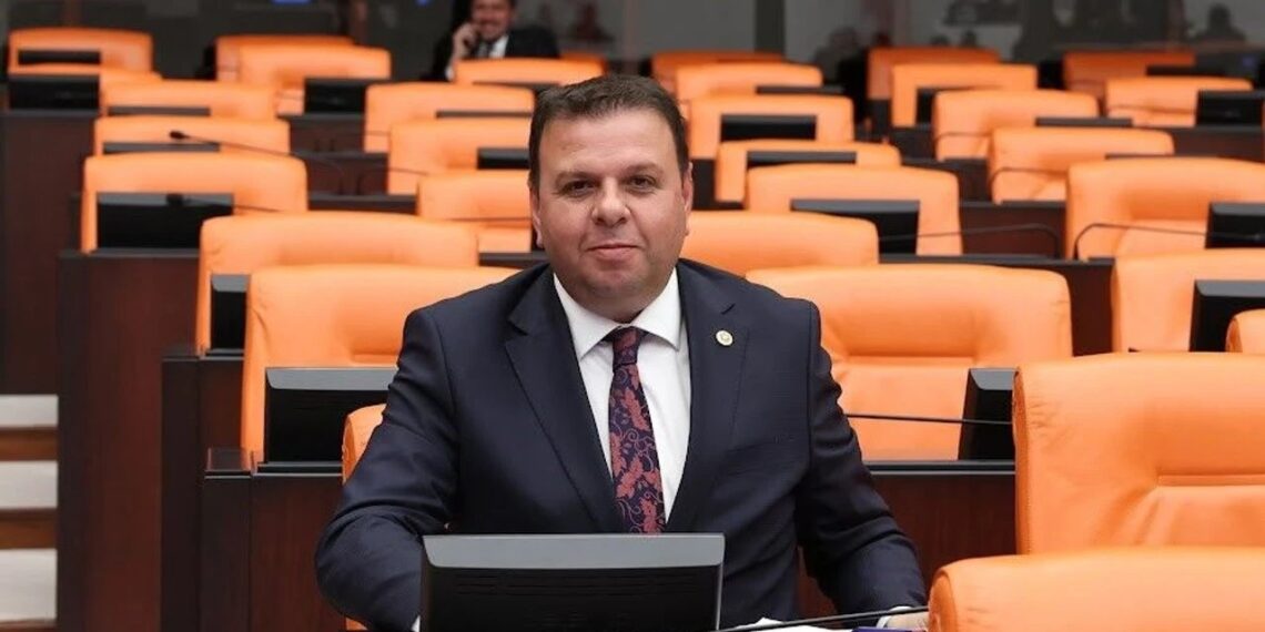 Anasayfa 68 Kaçakçılık suçlamasıyla istifa ettirilen isim CHP’ye kabul edildi