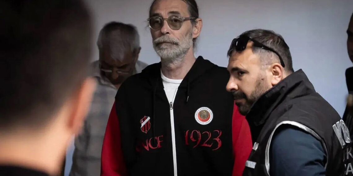 Anasayfa 65 Etimesgut Belediye Başkanı Erdal Beşikçioğlu tutuklandı