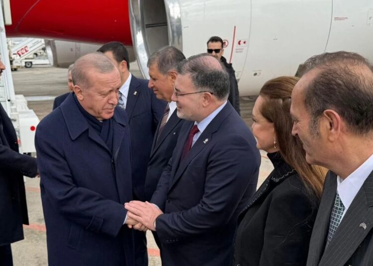 Erdoğan, 'Cemil Tugay'ı alalım mı?' diye İzmir milletvekillerine sordu 1 Erdoğan, ‘Cemil Tugay’ı alalım mı?’ diye İzmir milletvekillerine sordu