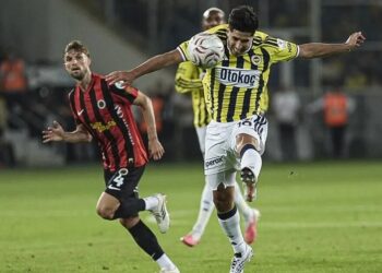 Fenerbahçe, Süper Lig'e yenilgiyle başladı 23 Fenerbahçe, Süper Lig’e yenilgiyle başladı