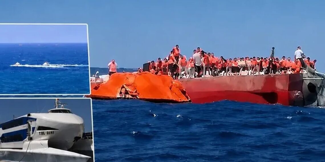 Anasayfa 66 Girne’de feribot faciasında kaybolan 18 kişiyi arama çalışmaları sürüyor