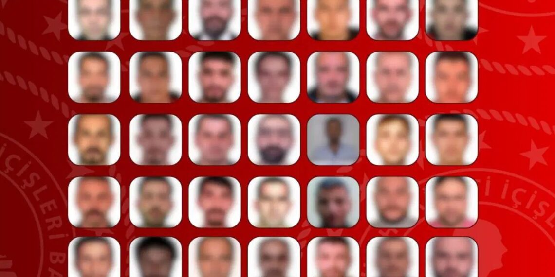 Anasayfa 65 Bültenle aranan 60 firari Türkiye’ye getirildi