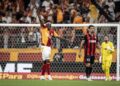 Galatasaray, sezonun açılış maçında 1 puanı son anda kurtardı 13 Galatasaray, sezonun açılış maçında 1 puanı son anda kurtardı