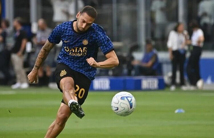 Hakan Çalhanoğlu'nun oynadığı Inter, sezona galibiyetle başladı 1 Hakan Çalhanoğlu’nun oynadığı Inter, sezona galibiyetle başladı