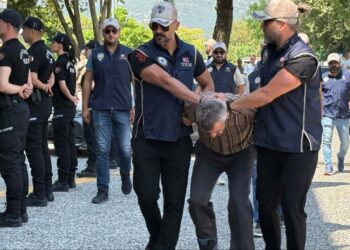 Hücre evinde yakalanan FETÖ'cü suikast timi üyesi itirafçı oldu 3 Hücre evinde yakalanan FETÖ’cü suikast timi üyesi itirafçı oldu