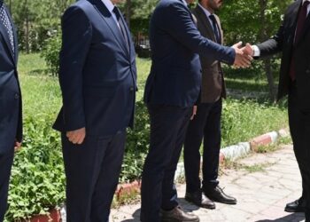 İsmail Özer yazdı I Kendini karşılamayan yardımcılarına kızdı, yeniden karşılama merasimi yaptırdı