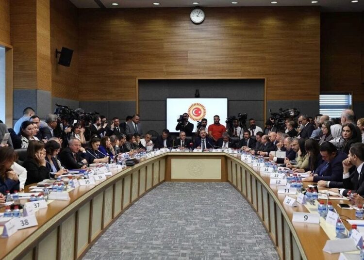 Süreçle ilgili yasa Adalet Komisyonu'nda kabul edildi 1 Süreçle ilgili yasa Adalet Komisyonu’nda kabul edildi