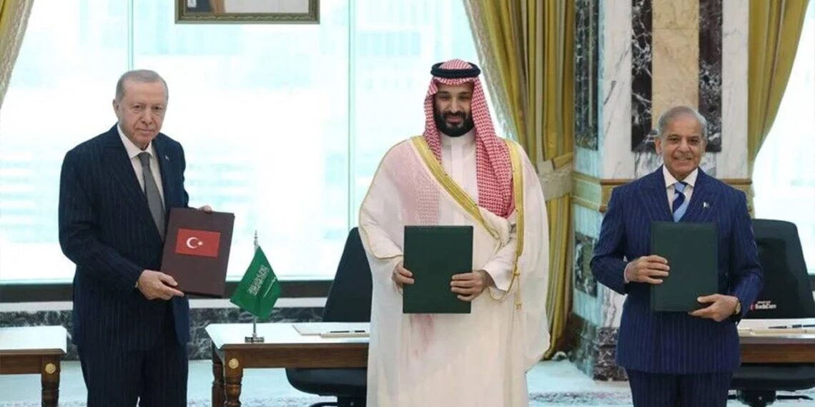 Anasayfa 65 Trump’tan Mekke Ortak Savunma Anlaşması’na övgü