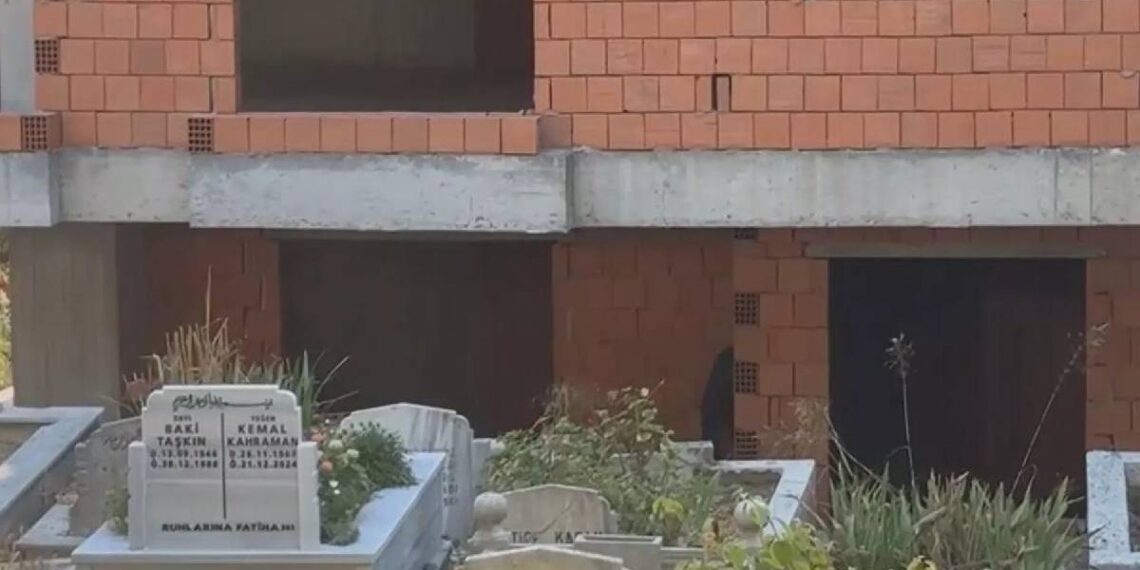 Anasayfa 65 Mezarlık manzaralı evler sosyal medyada gündem oldu