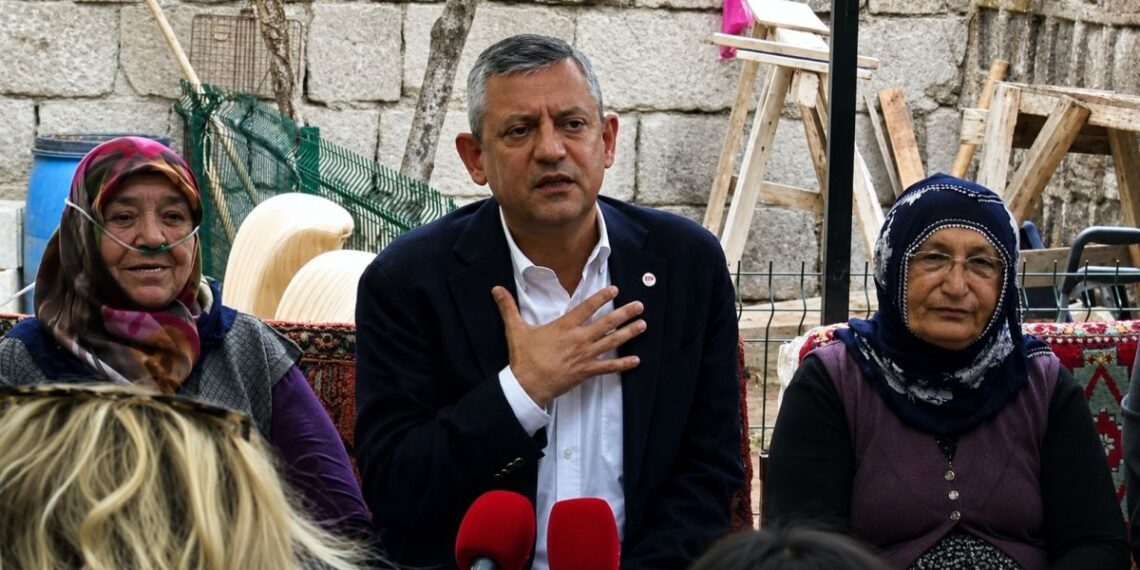 Anasayfa 65 Özgür Özel’den ev kadınlarına sigorta vaadi