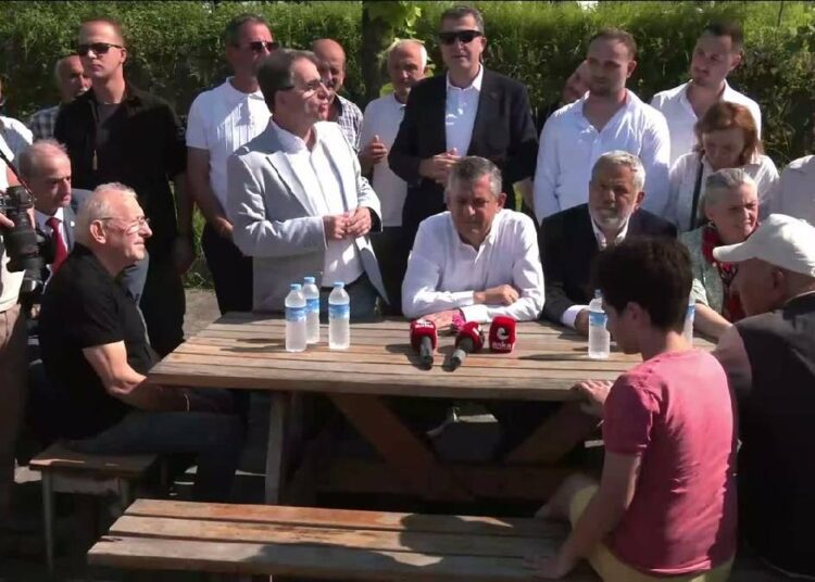 Özgür Özel’den çay ve fındığa alım garantisi sözü 1 Özgür Özel’den çay ve fındığa alım garantisi sözü