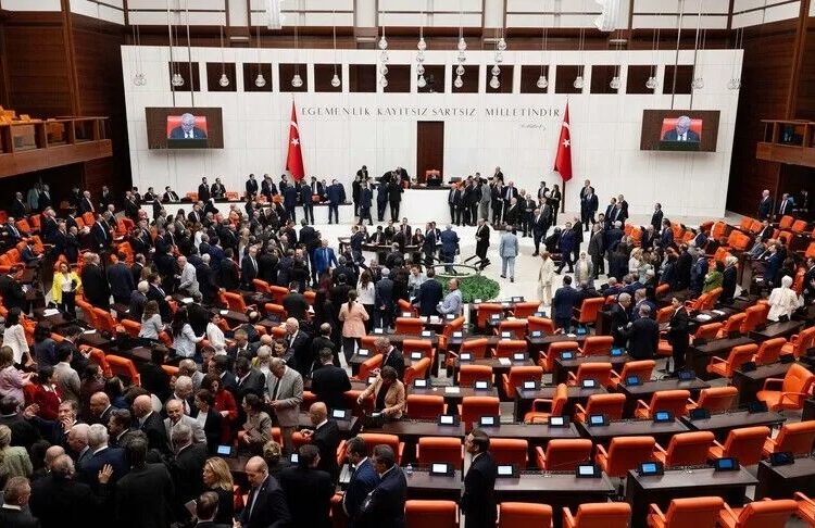 Hüsnü Yusuf Turabiç yazdı I Çerçeve yasaya rekor oy…! 1 Hüsnü Yusuf Turabiç yazdı I Çerçeve yasaya rekor oy…!