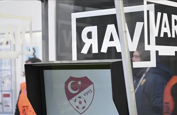 VAR hakemi hakkında dikkat çeken iddia: TFF’den alacağı paraya icra geldi 1 VAR hakemi hakkında dikkat çeken iddia: TFF’den alacağı paraya icra geldi
