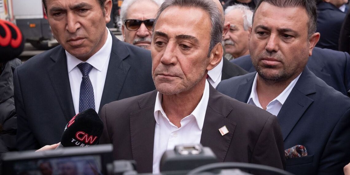 Anasayfa 69 Berhan Şimşek şiddet görüntülerinin ardından CHP MYK’dan istifa etti
