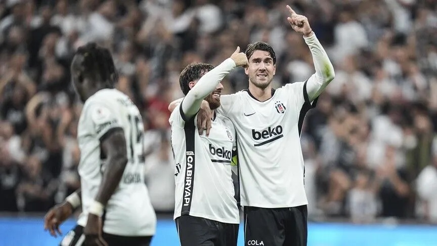 Vlahovic’in yıldızlaştığı maçta Beşiktaş farklı kazandı